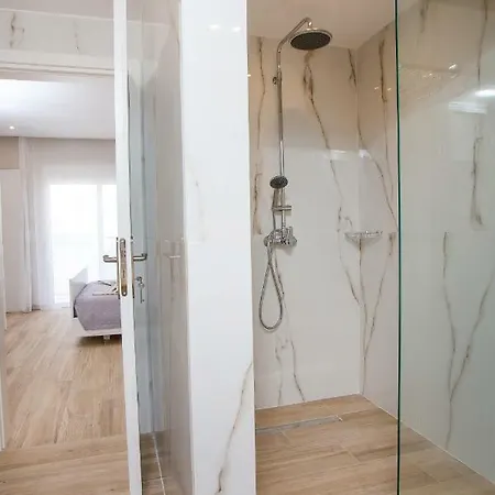Avi Suites 2